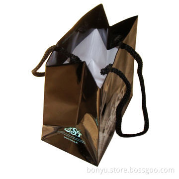 Gift Paper Bags, Eco-friendly Material, Suitable for Packaging Fashion, Approval by International